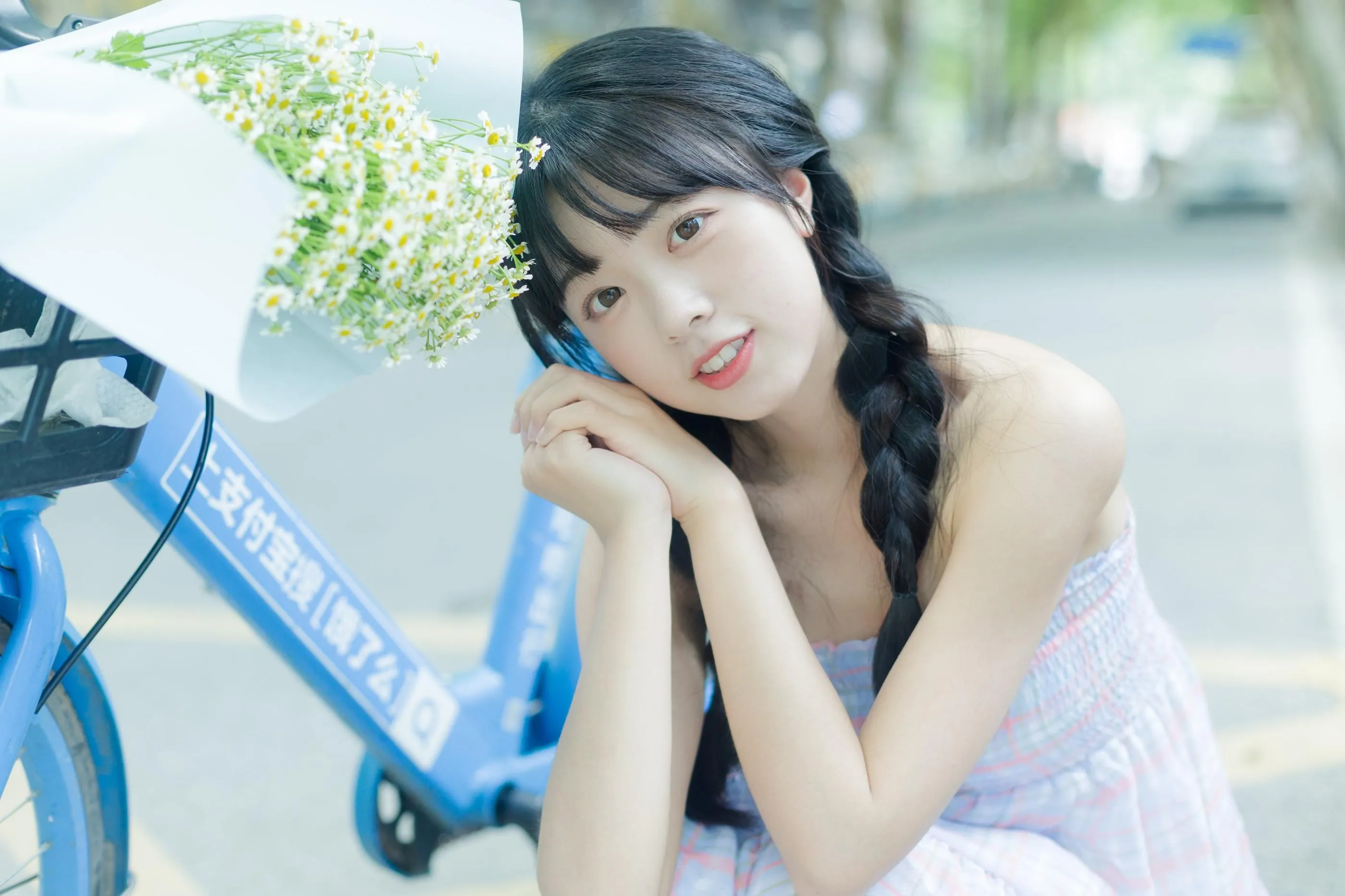 [YITUYU艺图语]2022.08.12 夏天是洋甘菊的气味 可爱泡泡呀 [33P]插图7
